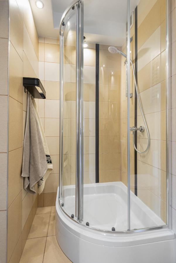 Kairos Apartments - Friends - Darmowy Parking, Blisko Centrum กลีวิตเซ ภายนอก รูปภาพ
