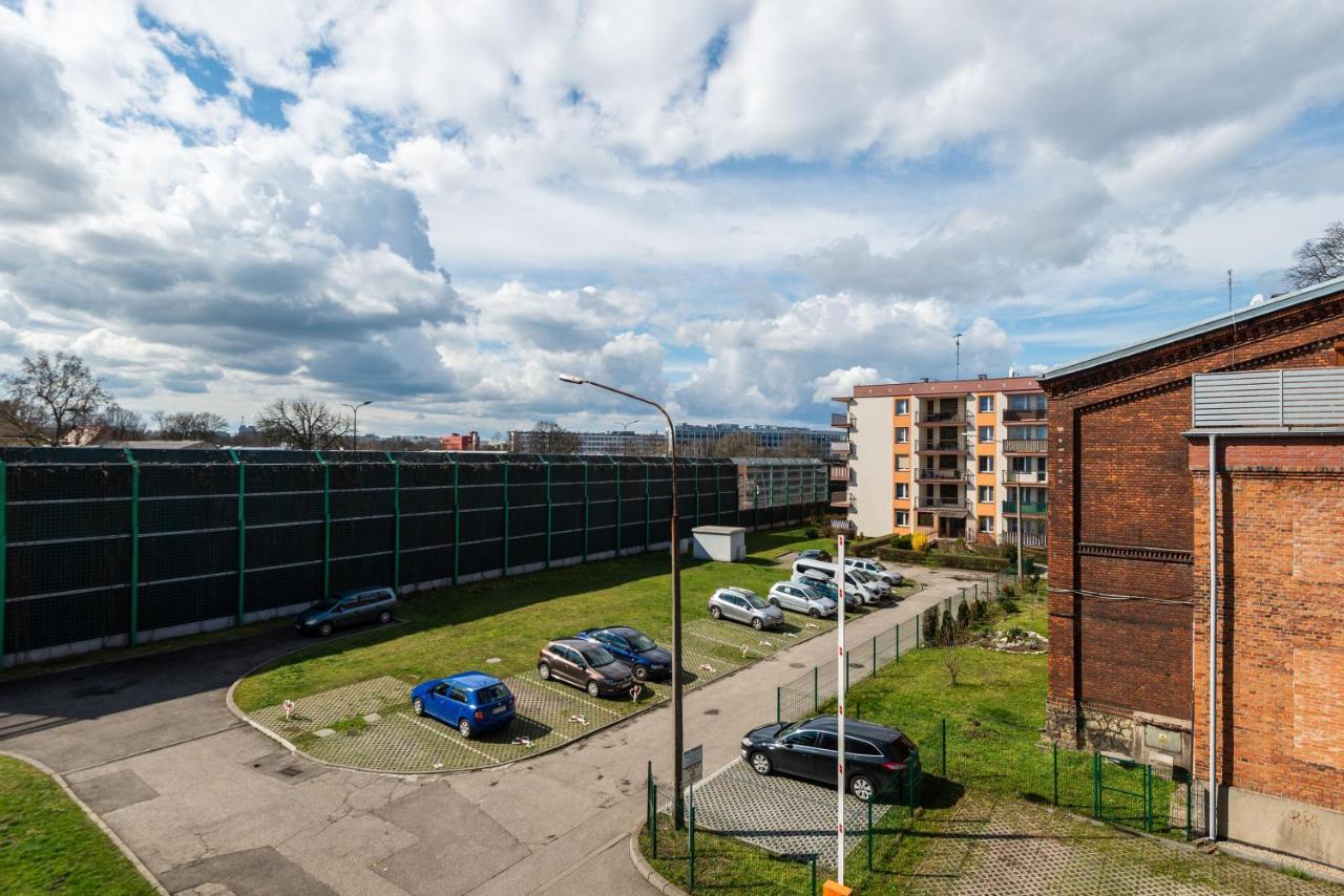 Kairos Apartments - Friends - Darmowy Parking, Blisko Centrum กลีวิตเซ ภายนอก รูปภาพ