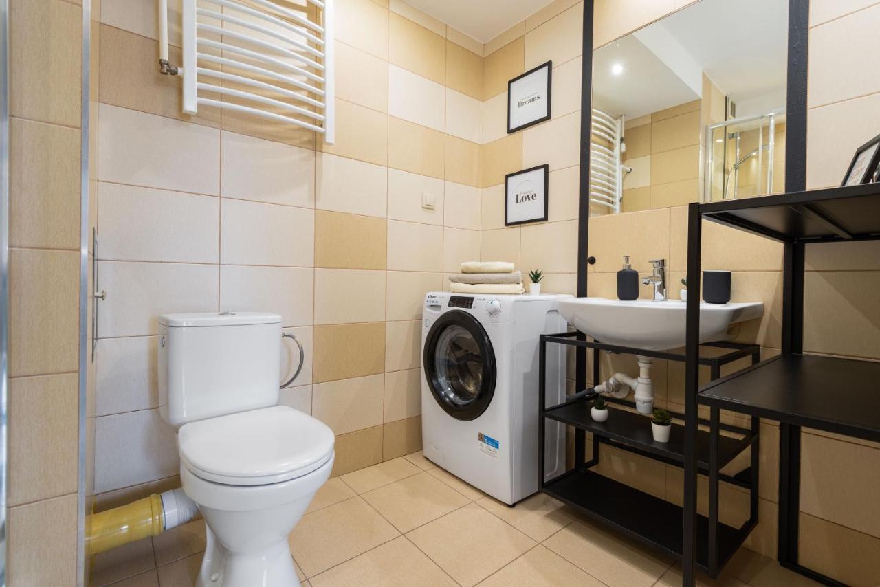 Kairos Apartments - Friends - Darmowy Parking, Blisko Centrum กลีวิตเซ ภายนอก รูปภาพ